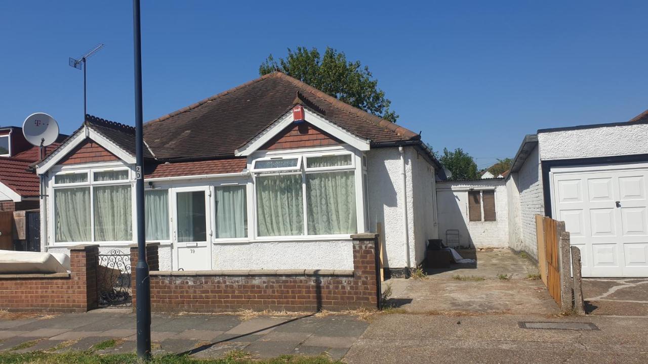 Ferienwohnung Guess Bungalow Wembley London Exterior foto